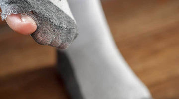 Darum haben deine Socken ständig Löcher!